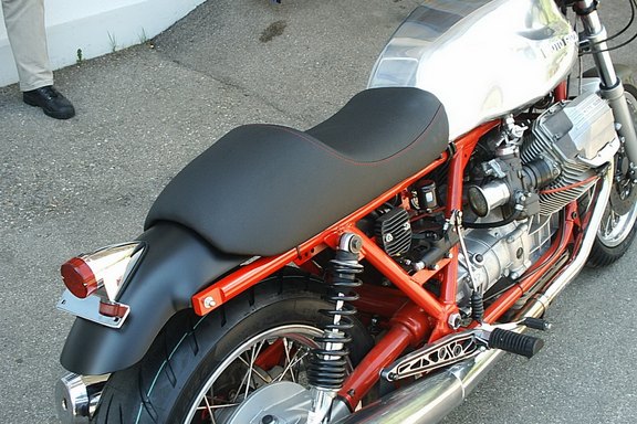 CafeRacerAlex-05.jpg 